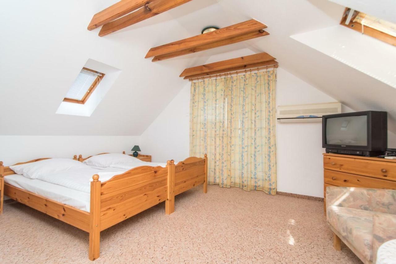 Kámán Pince Apartamento Alsópáhok Exterior foto